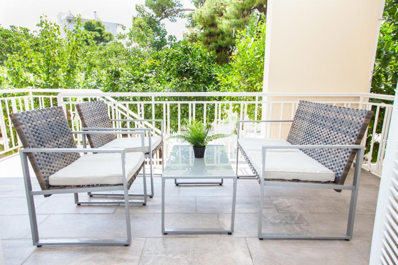 Sunny And Minimal In Glyfada With 3 Bdrm * Αθήνα