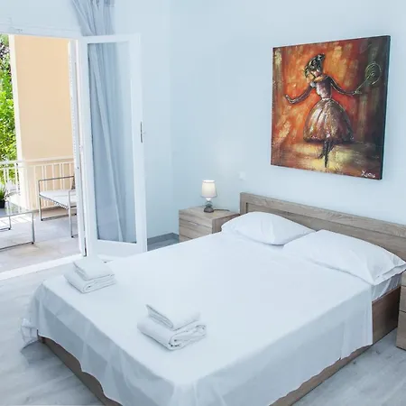 Sunny And Minimal Apt In Glyfada With 3 Bdrm Athens Exterior photo