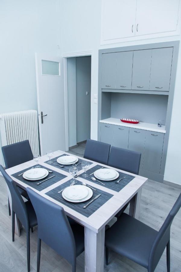 Sunny And Minimal In Glyfada With 3 Bdrm * Ateny