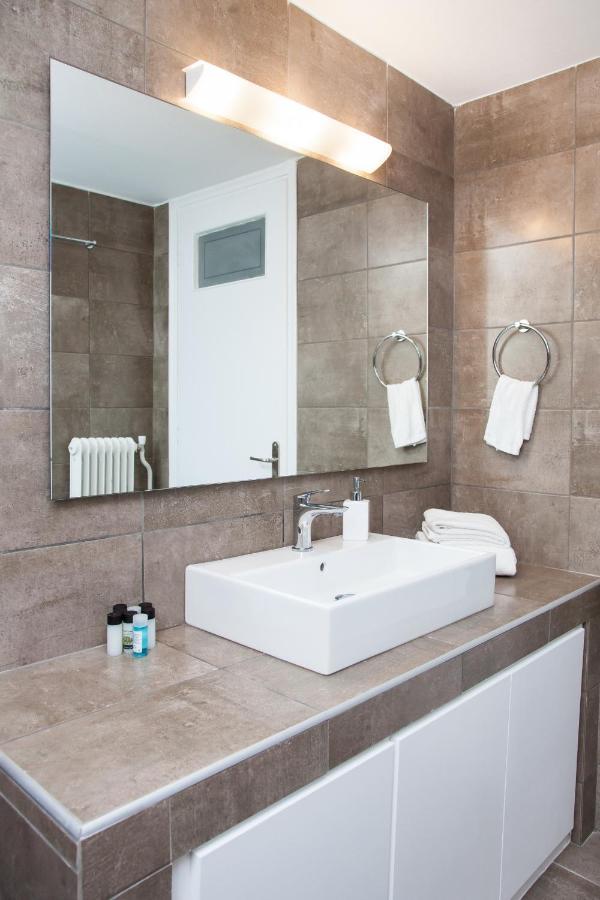 Apartament Sunny And Minimal In Glyfada With 3 Bdrm Ateny