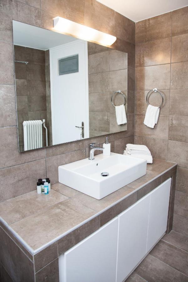 Sunny And Minimal In Glyfada With 3 Bdrm Apartment *
