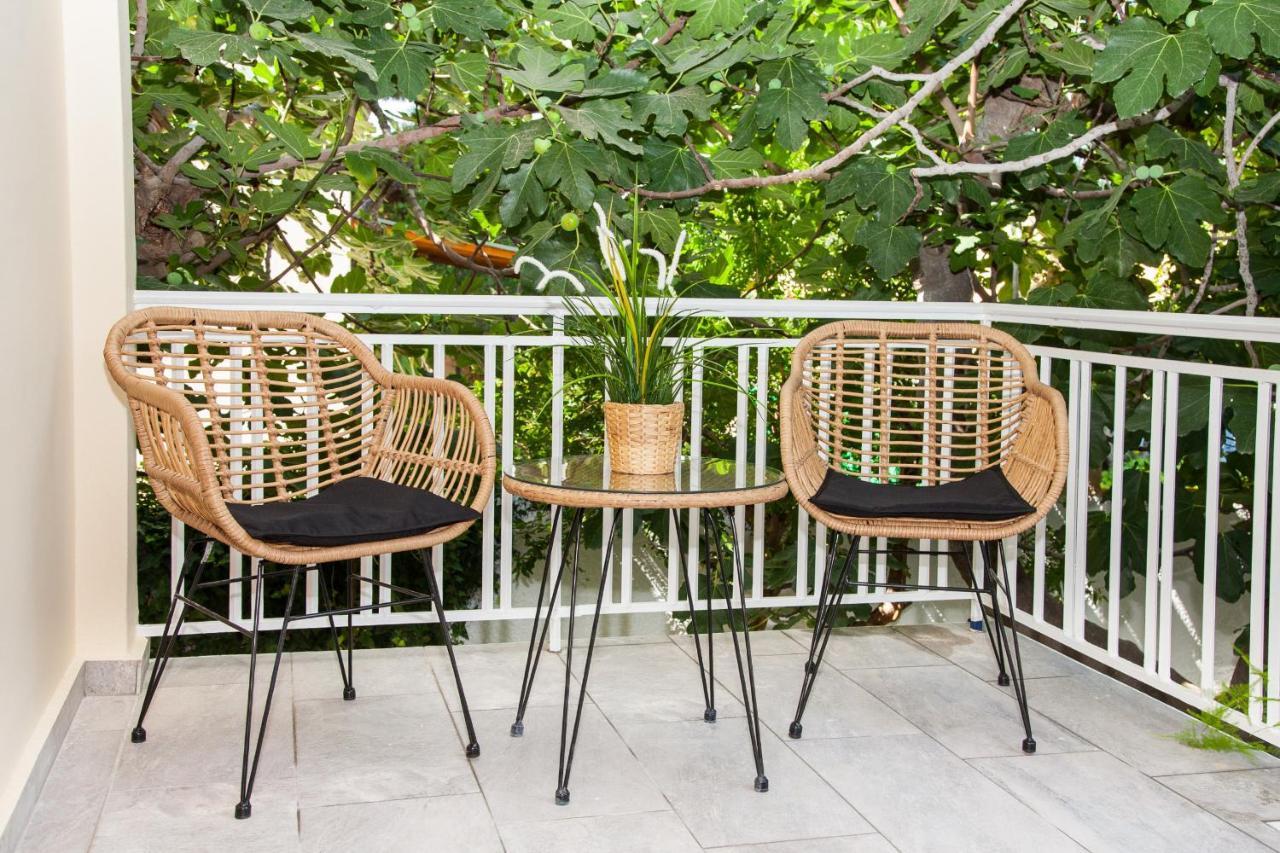 Sunny And Minimal In Glyfada With 3 Bdrm Apartment *