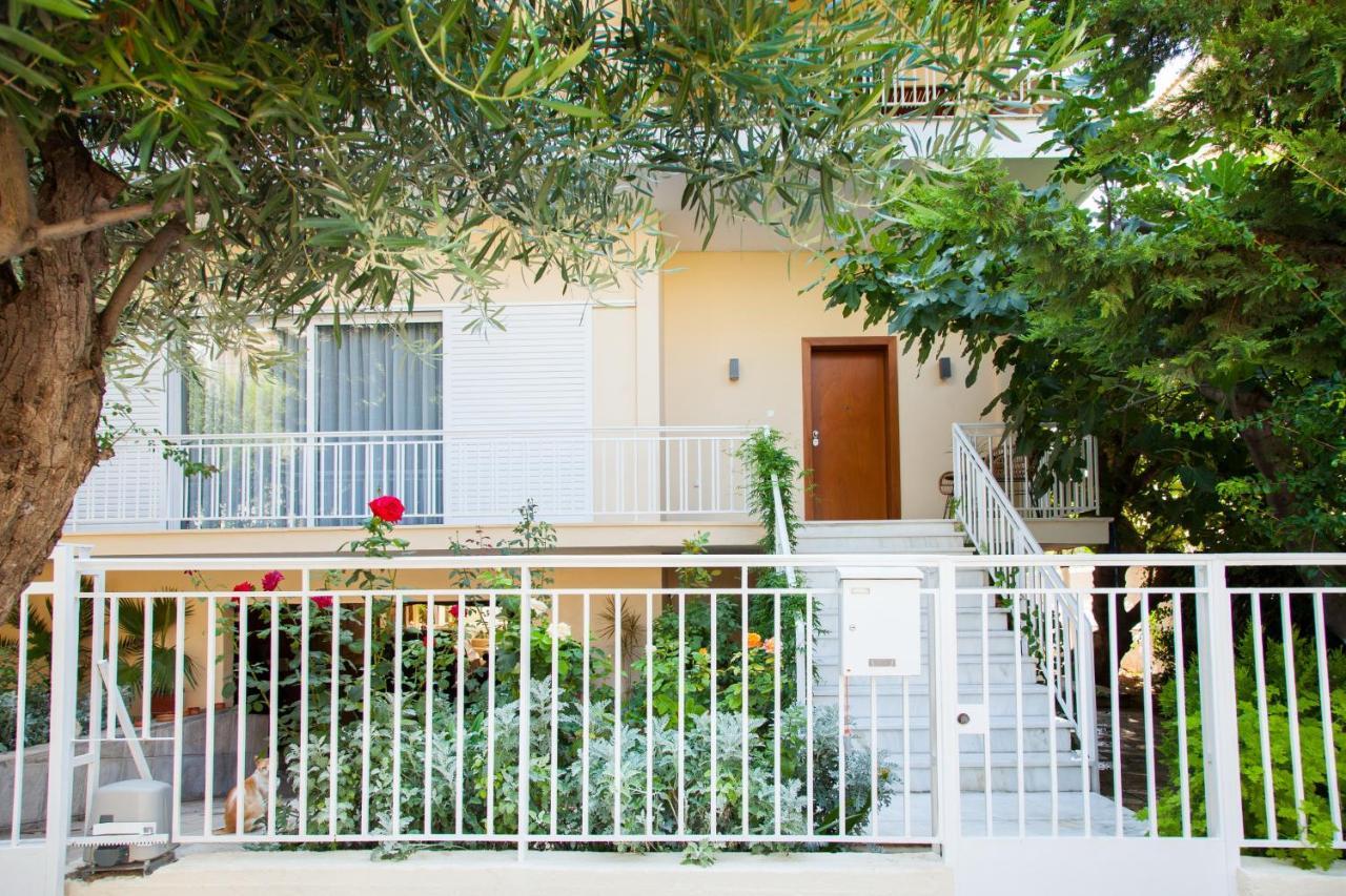 Sunny And Minimal In Glyfada With 3 Bdrm Apartment
