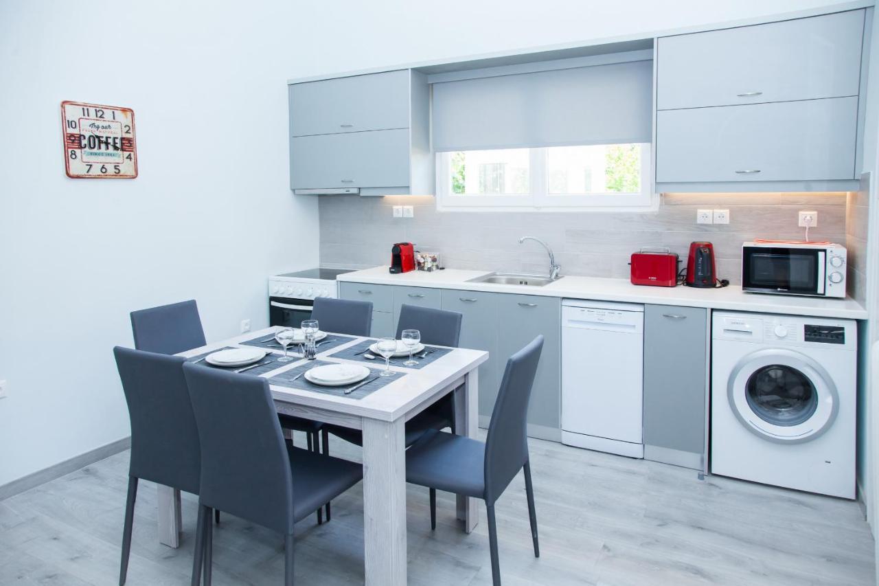 Sunny And Minimal In Glyfada With 3 Bdrm Apartment